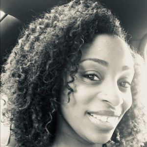 Meet your Posher, Enjuli